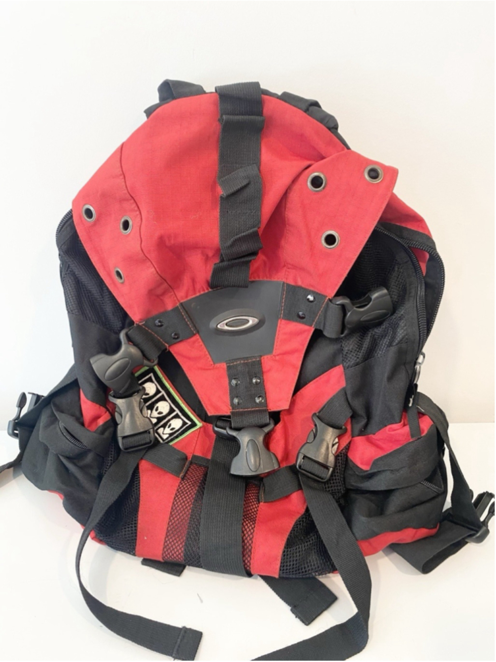 Vintage Oakley Icon Backpack Red Black Y2K Techwear Alien Workshop Patch